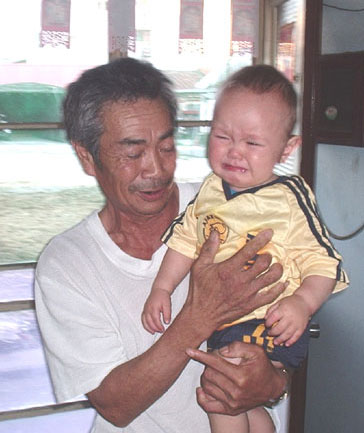 Met Opa Huang in mei 2005
